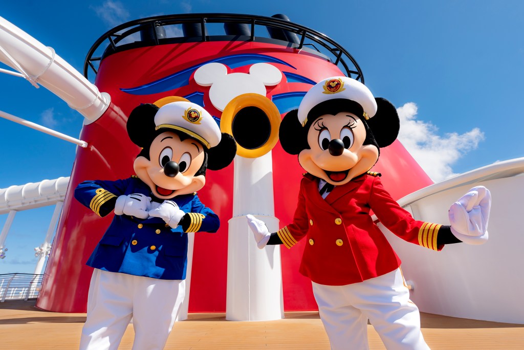 dcl weekends are for wishing image 1
